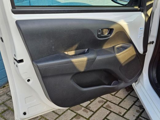 Peugeot 108 1.0 e-VTi Active Airco | Getint Glas | Bluetooth | DAB+ ActivLease financial lease