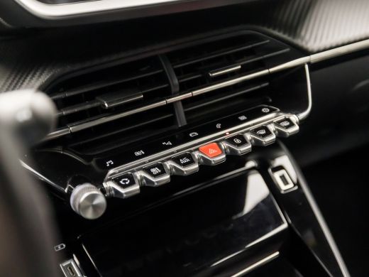 Peugeot 2008 1.2 PureTech Allure Sport 131Pk (VIRTUAL COCKPIT, APPLE CARPLAY, GROOT NAVI, LEDER, TREKHAAK, KEY... ActivLease financial lease