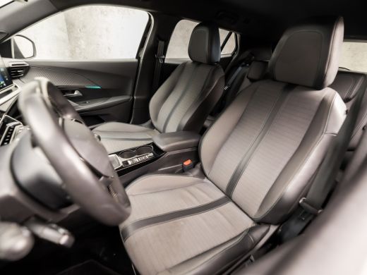 Peugeot 2008 1.2 PureTech Allure Sport 131Pk (VIRTUAL COCKPIT, APPLE CARPLAY, GROOT NAVI, LEDER, TREKHAAK, KEY... ActivLease financial lease