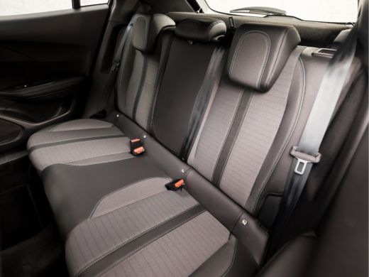 Peugeot 2008 1.2 PureTech Allure Sport 131Pk (VIRTUAL COCKPIT, APPLE CARPLAY, GROOT NAVI, LEDER, TREKHAAK, KEY... ActivLease financial lease