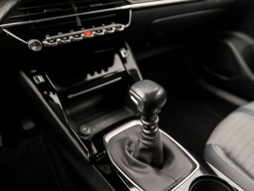 Peugeot 2008 1.2 PureTech Allure Sport (VIRTUAL COCKPIT, APPLE CARPLAY, GROOT NAVI, LEDER, 360 CAMERA, SPORTST... ActivLease financial lease