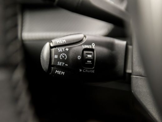 Peugeot 2008 1.2 PureTech Allure Sport (VIRTUAL COCKPIT, APPLE CARPLAY, GROOT NAVI, LEDER, 360 CAMERA, SPORTST... ActivLease financial lease