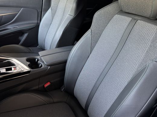 Peugeot 3008 1.6 HYBRID PHEV ALLURE PACK CARPLAY NAVI CAMERA BLINDSPOT Plug in Hybrid phev ActivLease financial lease