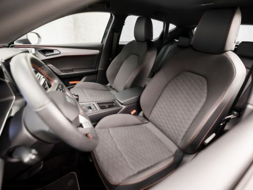 Seat Leon 1.0 TSI FR Sport (APPLE CARPLAY, GROOT NAVI, STUUR/STOELVERWARMING, CAMERA, SPORTSTOELEN, GETINT ... ActivLease financial lease