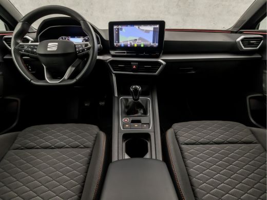 Seat Leon 1.0 TSI FR Sport (APPLE CARPLAY, GROOT NAVI, STUUR/STOELVERWARMING, CAMERA, SPORTSTOELEN, GETINT ... ActivLease financial lease