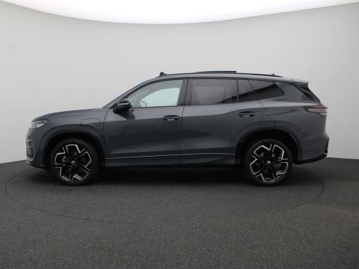 Volkswagen Tayron 1.5 eHybrid R-Line Edition 272PK DSG SOH 100%, Pano-Schuifdak, Black Style, Trekhaak, Matrix LED ... ActivLease financial lease