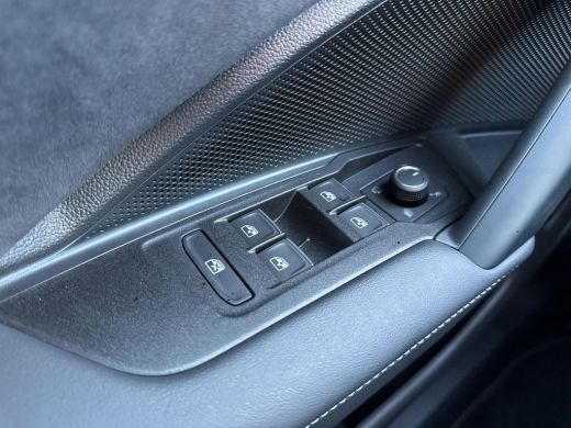 Volkswagen Tayron 1.5 eHybrid R-Line | Panorama dak | Trekhaak | PHEV | 272Pk | ActivLease financial lease