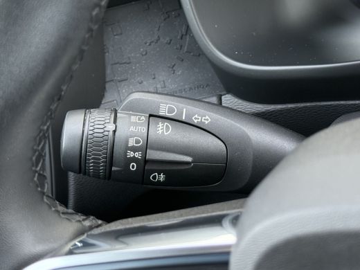 Volvo  XC40 1.5 T4 Plug-In Hybrid Core Bright | CarPlay | LED | Camera | DAB+ | 18 inch ActivLease financial lease