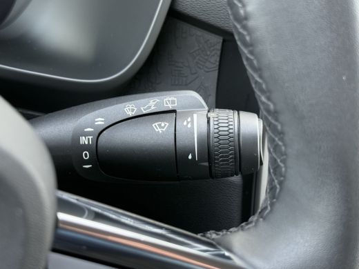 Volvo  XC40 1.5 T4 Plug-In Hybrid Core Bright | CarPlay | LED | Camera | DAB+ | 18 inch ActivLease financial lease