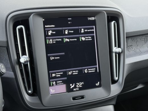 Volvo  XC40 1.5 T4 Plug-In Hybrid Core Bright | CarPlay | LED | Camera | DAB+ | 18 inch ActivLease financial lease