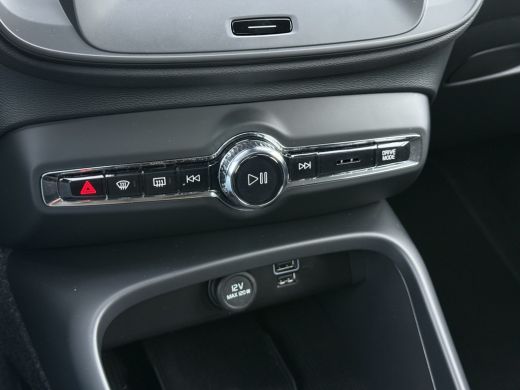 Volvo  XC40 1.5 T4 Plug-In Hybrid Core Bright | CarPlay | LED | Camera | DAB+ | 18 inch ActivLease financial lease