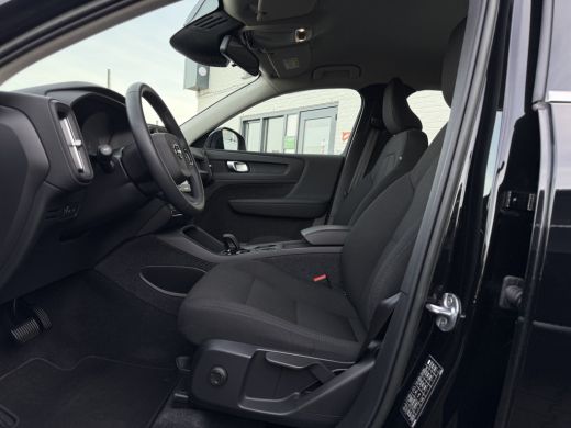 Volvo  XC40 1.5 T4 Plug-In Hybrid Core Bright | CarPlay | LED | Camera | DAB+ | 18 inch ActivLease financial lease