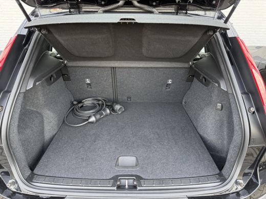 Volvo  XC40 1.5 T4 Plug-In Hybrid Core Bright | CarPlay | LED | Camera | DAB+ | 18 inch ActivLease financial lease