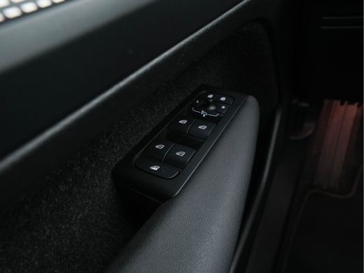 Volvo  XC40 Recharge P8 AWD R-Design [ 3-Fase ] {SOH-90%} (INCL-BTW) Aut. *PANO | LEATHER-ALCANTARA | ADAPTIV... ActivLease financial lease