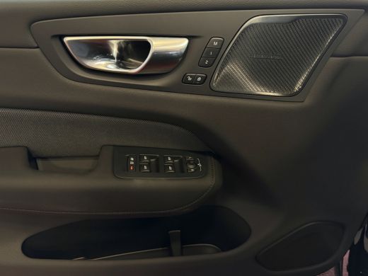 Volvo  XC60 2.0 T6 AWD PLUS BLACK EDITION NW MODEL SCHUIFDAK HARMAN KARDON LEER PHEV Plug in Hybrid ultra dar... ActivLease financial lease