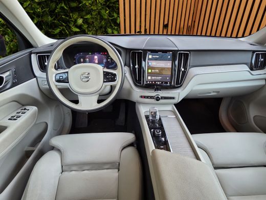 Volvo  XC60 2.0 T6 Plug-in hybrid AWD Inscription | 1e Eigenaar | Trekhaak | Camera | Panoramadak | Memory | ... ActivLease financial lease