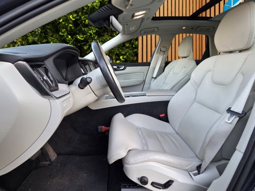 Volvo  XC60 2.0 T6 Plug-in hybrid AWD Inscription | 1e Eigenaar | Trekhaak | Camera | Panoramadak | Memory | ... ActivLease financial lease