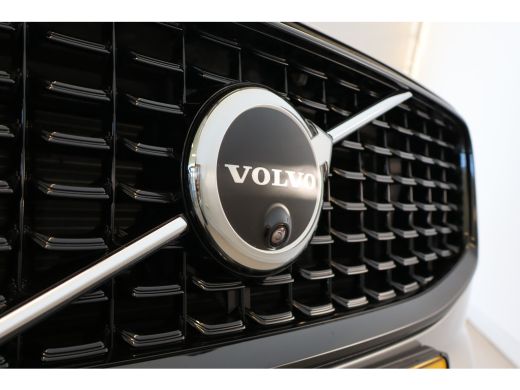 Volvo  XC60 T6 AWD 350PK Plus Dark | 360&deg; | Trekhaak | All season | Leder | Pano-dak ActivLease financial lease