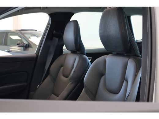 Volvo  XC60 T6 AWD 350PK Plus Dark | 360&deg; | Trekhaak | All season | Leder | Pano-dak ActivLease financial lease