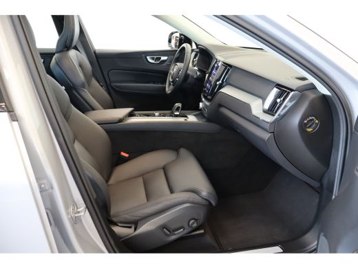 Volvo  XC60 T6 AWD 350PK Plus Dark | 360&deg; | Trekhaak | All season | Leder | Pano-dak ActivLease financial lease