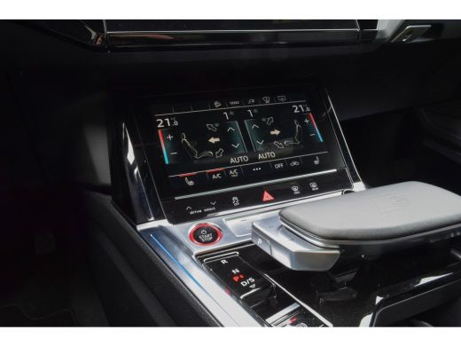 Audi e-tron S Quattro 371kW / Luchtvering/ Standkachel/ Bang & Olufsen Sound System/ Trekhaak/ Panoramadak/ ActivLease financial lease