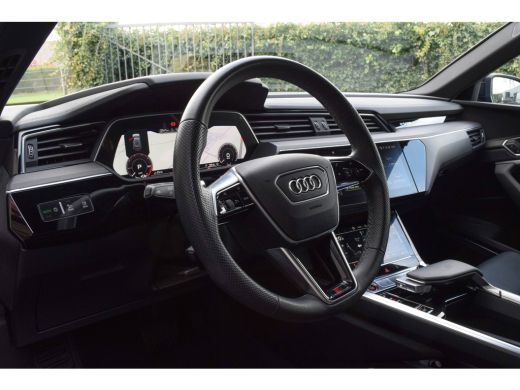 Audi e-tron S Quattro 371kW / Standkachel/ Luchtvering/ Bang & Olufsen Sound System/ Panoramadak/ Trekhaak/ ActivLease financial lease