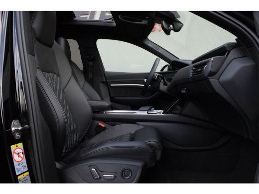 Audi e-tron S Quattro 371kW / Standkachel/ Luchtvering/ Bang & Olufsen Sound System/ Panoramadak/ Trekhaak/ ActivLease financial lease