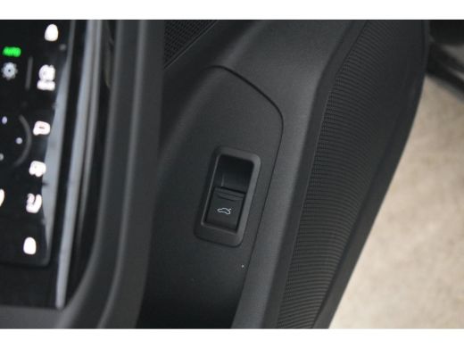 Audi Q6 e-tron performance 306pk | Luchtvering | Panoramadak | Head-up | 21 inch | Bang & Olufsen | Trekhaak ActivLease financial lease
