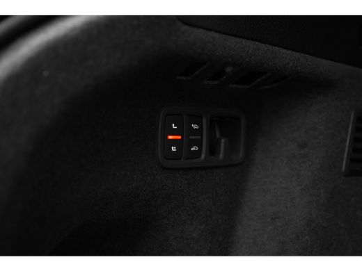 Audi Q8 55 TFSI e quattro Pro Line S 394PK | Panorama dak | Trekhaak | 360 Camera | Ledere bekleding | St... ActivLease financial lease