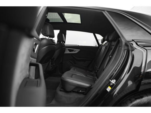 Audi Q8 55 TFSI e quattro Pro Line S 394PK | Panorama dak | Trekhaak | 360 Camera | Ledere bekleding | St... ActivLease financial lease