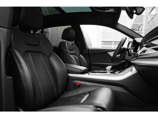 Audi Q8 55 TFSI e quattro Pro Line S 394PK | Panorama dak | Trekhaak | 360 Camera | Ledere bekleding | St... ActivLease financial lease