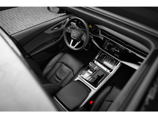 Audi Q8 55 TFSI e quattro Pro Line S 394PK | Panorama dak | Trekhaak | 360 Camera | Ledere bekleding | St... ActivLease financial lease