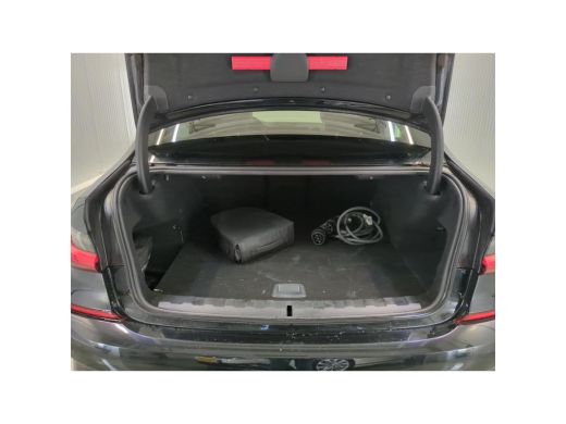 BMW 3 Serie 320e Aut. Business Ed. Plus | Leder | Camera | Car Play | ActivLease financial lease