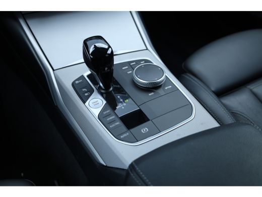 BMW 3 Serie Touring 330e Business Edition Plus Individual / Leder / LED / ActivLease financial lease