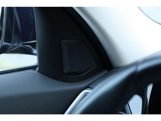 BMW 3 Serie Touring 330e Business Edition Plus Individual / Leder / LED / ActivLease financial lease