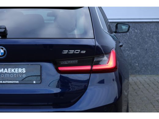 BMW 3 Serie Touring 330e Business Edition Plus Individual / Leder / LED / ActivLease financial lease