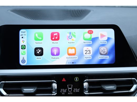 BMW 3 Serie Touring 330e Business Edition Plus Individual / Leder / LED / ActivLease financial lease