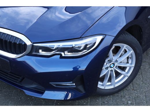 BMW 3 Serie Touring 330e Business Edition Plus Individual / Leder / LED / ActivLease financial lease