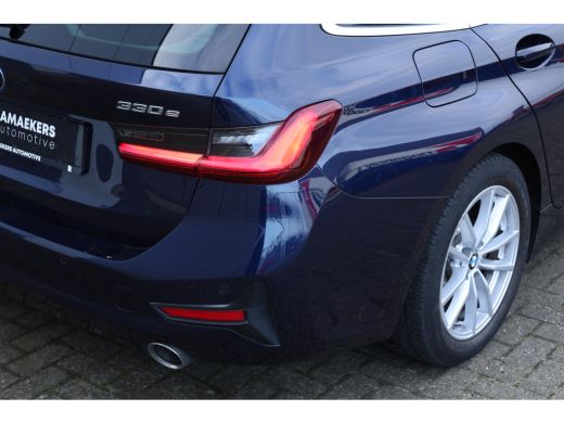 BMW 3 Serie Touring 330e Business Edition Plus Individual / Leder / LED / ActivLease financial lease