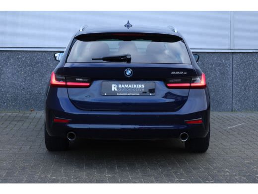 BMW 3 Serie Touring 330e Business Edition Plus Individual / Leder / LED / ActivLease financial lease