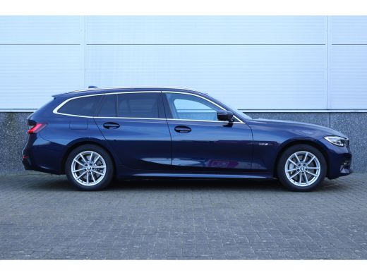 BMW 3 Serie Touring 330e Business Edition Plus Individual / Leder / LED / ActivLease financial lease