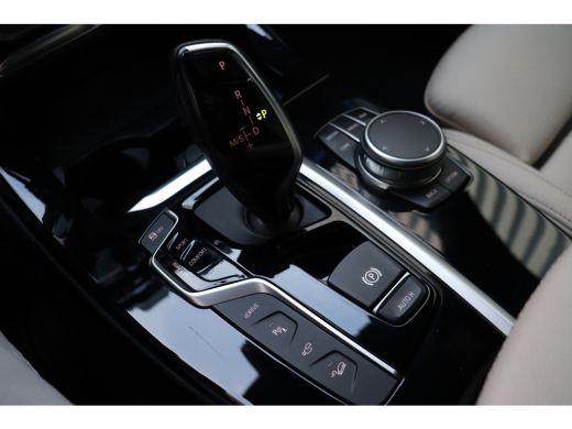 BMW X3 xDrive30e High Executive Luxury Line Automaat / Trekhaak / Sportstoelen / Adaptief onderstel / St... ActivLease financial lease