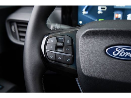 Ford E-Transit Courier Limited 44 kWh | DIRECT LEVERBAAR | Trekhaak | Adapt. Cruise | Dodehoek Detectie | Camera | Winte... ActivLease financial lease