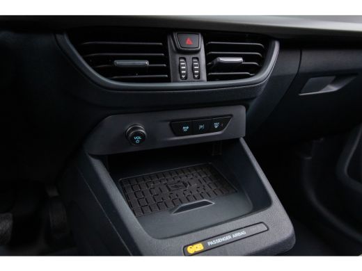 Ford E-Transit Courier Limited 44 kWh | DIRECT LEVERBAAR | Trekhaak | Adapt. Cruise | Dodehoek Detectie | Camera | Winte... ActivLease financial lease