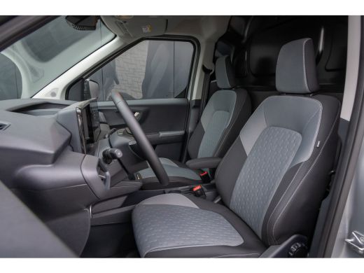 Ford E-Transit Courier Limited 44 kWh | DIRECT LEVERBAAR | Trekhaak | Adapt. Cruise | Dodehoek Detectie | Camera | Winte... ActivLease financial lease