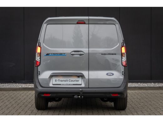Ford E-Transit Courier Limited 44 kWh | DIRECT LEVERBAAR | Trekhaak | Adapt. Cruise | Dodehoek Detectie | Camera | Winte... ActivLease financial lease