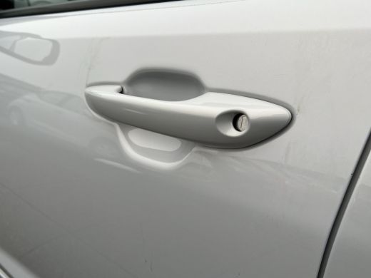 Hyundai i10 1.0 66pk Comfort Smart | Two-Tone Facelift | LED | Airco | Carplay | Navigatie | Bluetooth | Crui... ActivLease financial lease