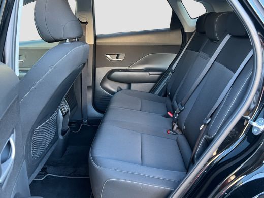 Hyundai Kona 1.6 GDI 141pk HEV Comfort Smart | Camera | Draadloos carplay | Climate control | Adaptive cruise ... ActivLease financial lease