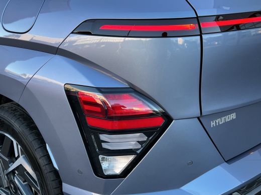 Hyundai Kona 1.6 GDI 141pk HEV N-Line | Premium audio | 360 camera | Bestuurdersstoel met geheugen | Adaptive ... ActivLease financial lease
