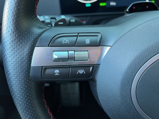 Hyundai Kona 1.6 GDI 141pk HEV N-Line | Premium audio | 360 camera | Bestuurdersstoel met geheugen | Adaptive ... ActivLease financial lease